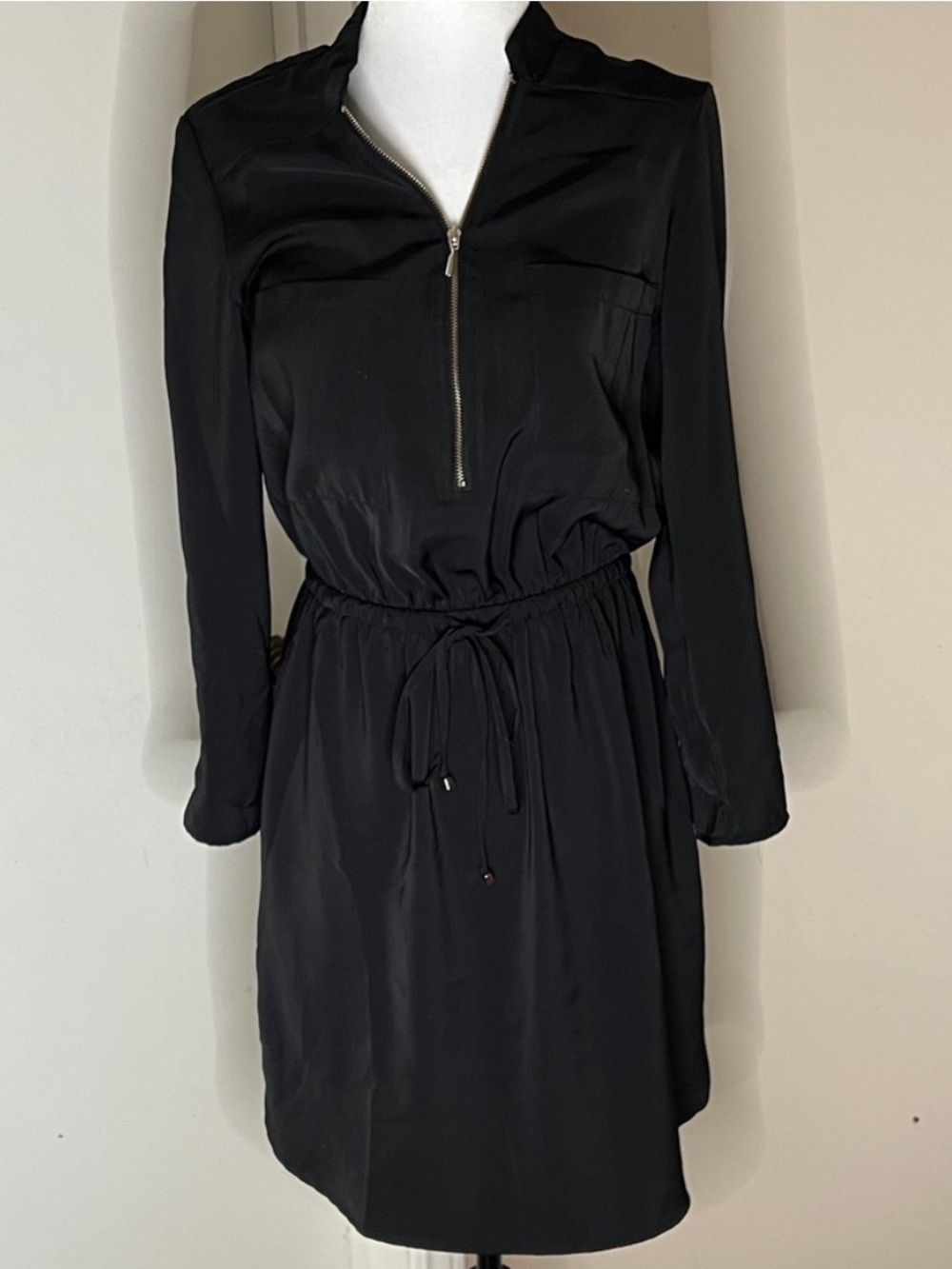 Dynamite • Women’s XS • Black • Long Sleeve • Cinched Waist Dress • Half Zipper